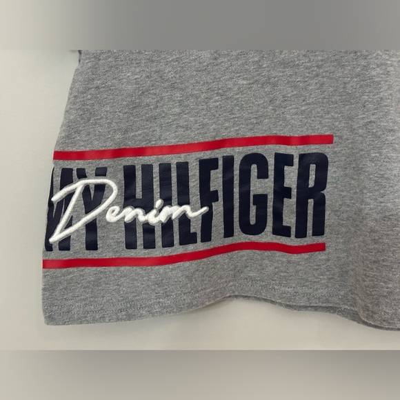 ⭐️Like New⭐️ Youth Hooded Short Sleeve Top- Size Small - Picture 3 of 6